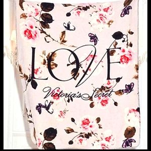 Victoria serect blanket